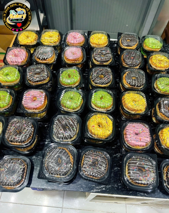 BÁNH DONUT